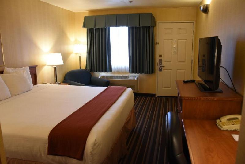 Howard Johnson By Wyndham Middletown Newport Area Buitenkant foto