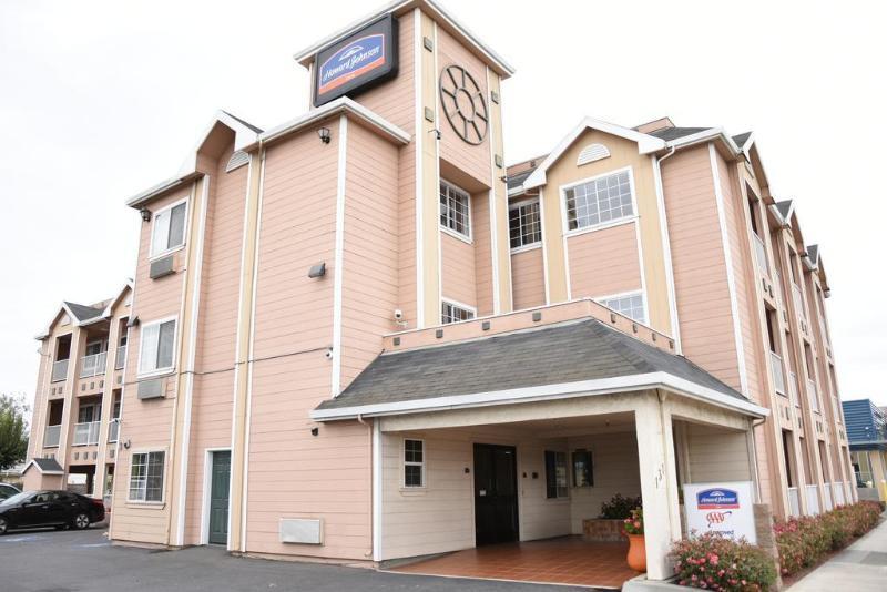 Howard Johnson By Wyndham Middletown Newport Area Buitenkant foto